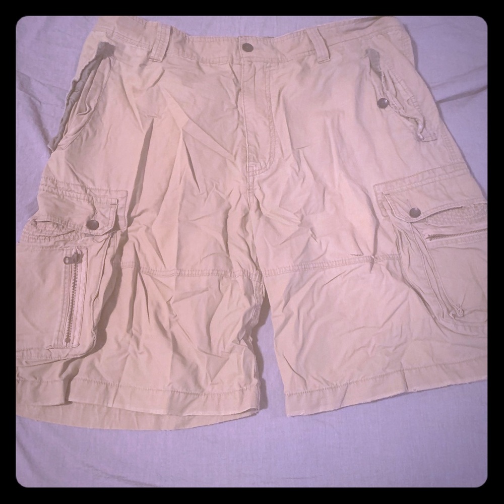 Men’s cargo shorts